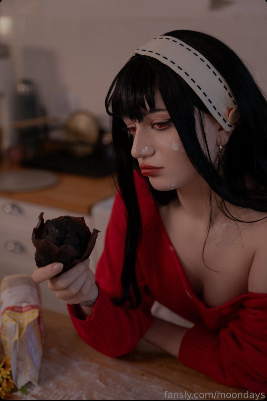 Moondays Photo #36
