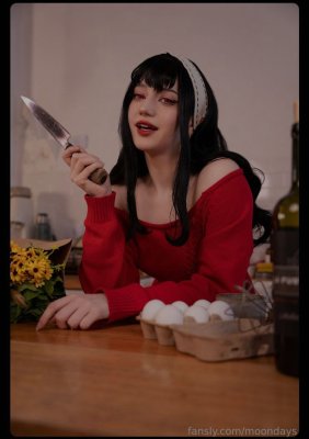 Moondays Photo #32