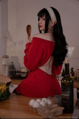 Moondays Photo #35
