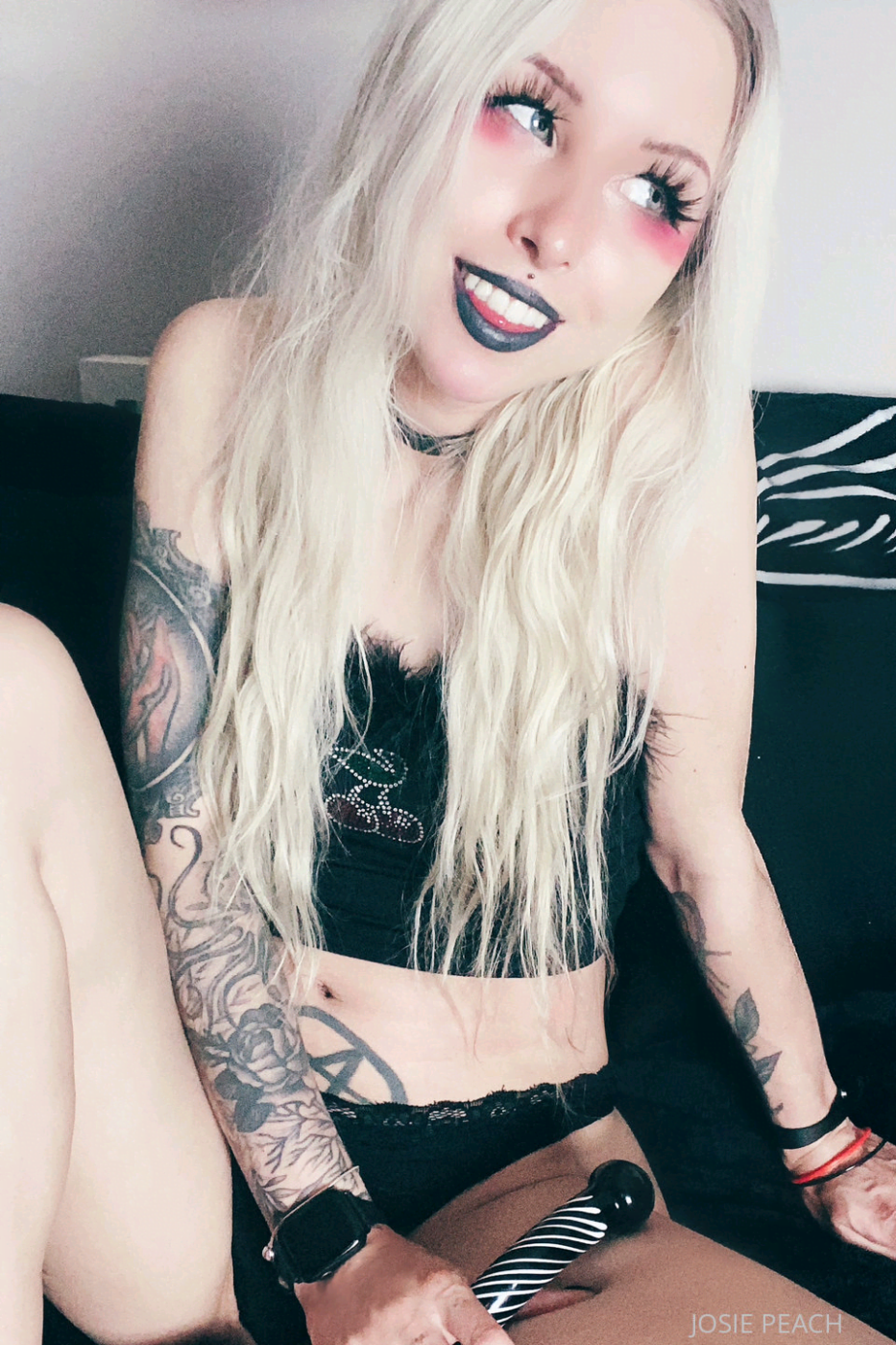 Josie Peach Photo #16