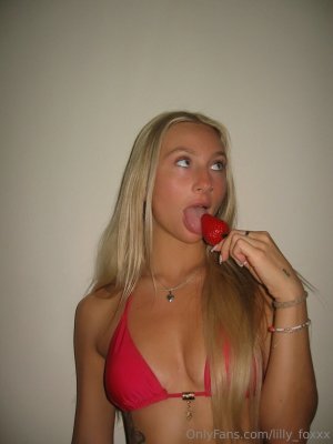 Lilly Foxxx Photo #29