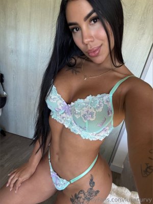 luxecurvy Post #2
