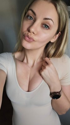 Sarah Milkowski Photo #2