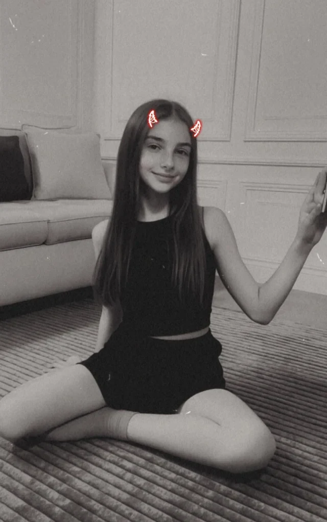 maddie.cutiee Photo #29