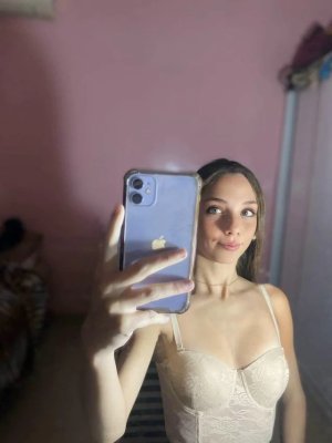 maddie.cutiee Photo #35