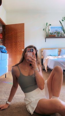 Traderjoeslut Photo #2