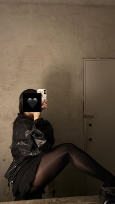hipgirl Photo #21