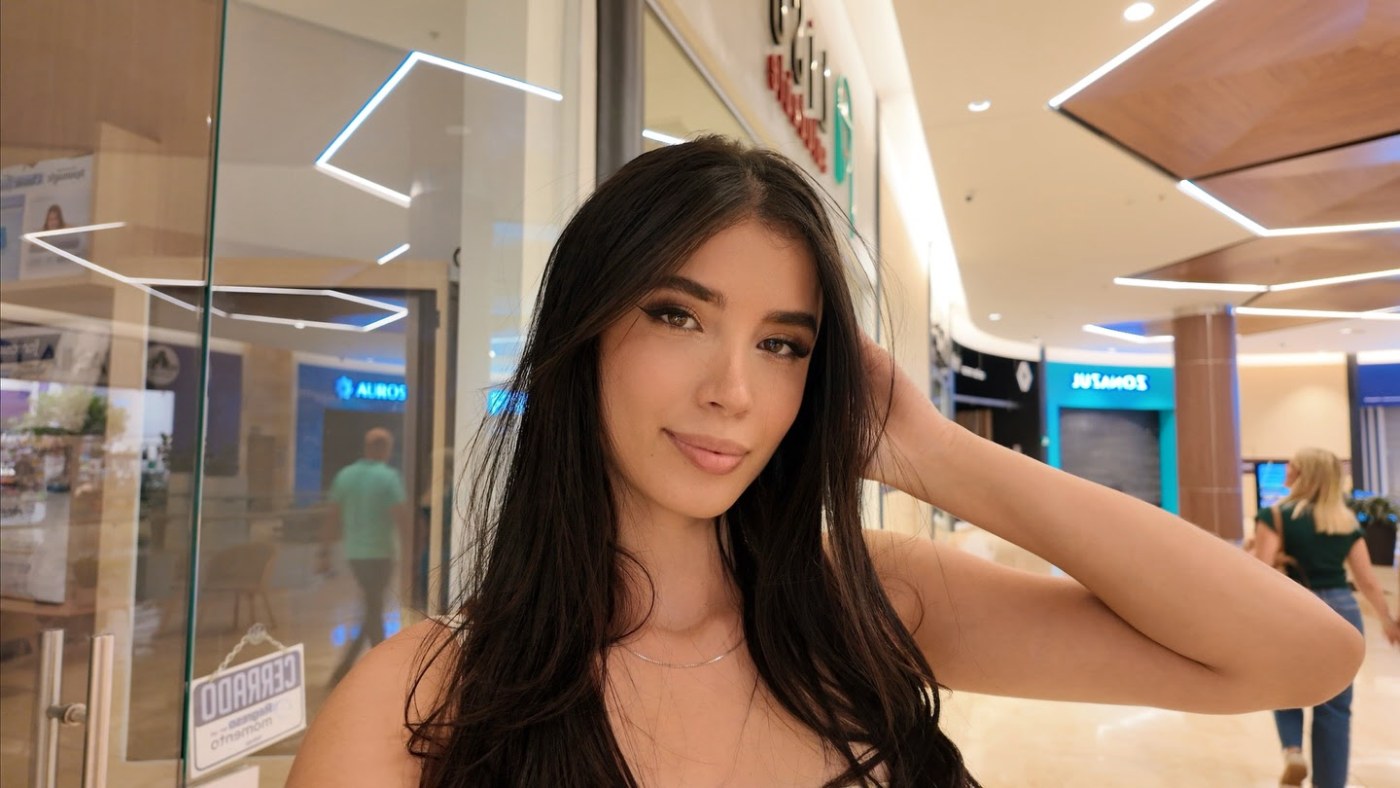 Luisa Valencia Photo #37