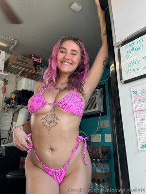 nicolee.sweets Photo #9