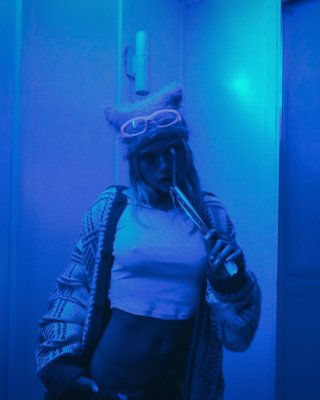 Snow Wife Photo #10