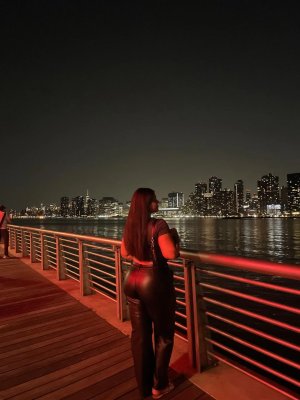 Allison Nicole Photo #5