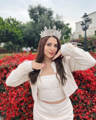Alexandra Barturen Bazan Photo #46