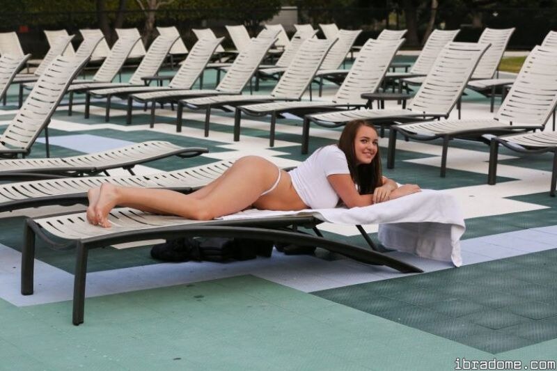 Kendra Rowe Photo #30