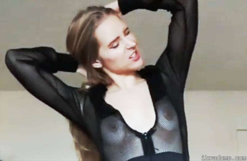 Caroline Zalog Photo #139