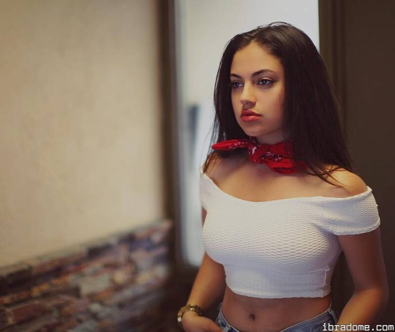 Inanna Sarkis Photo #1