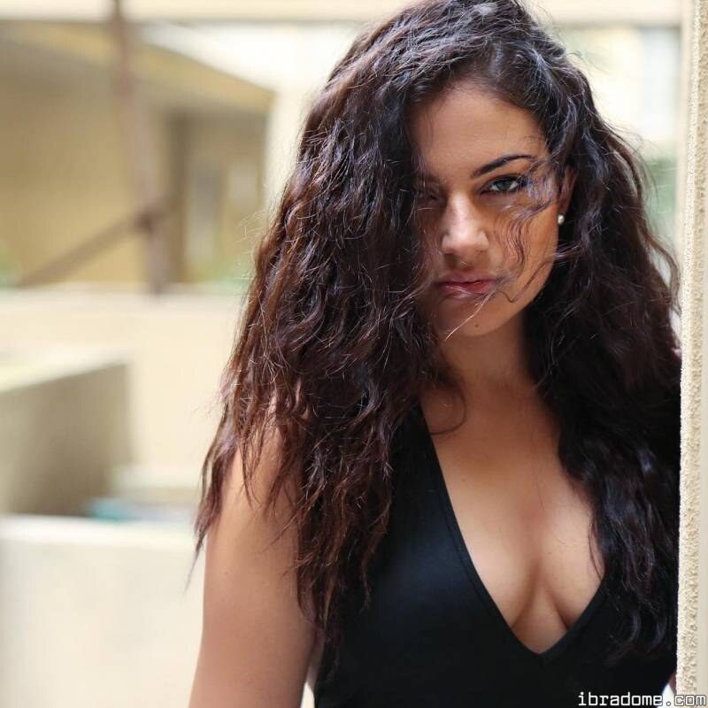 Inanna Sarkis Photo #31