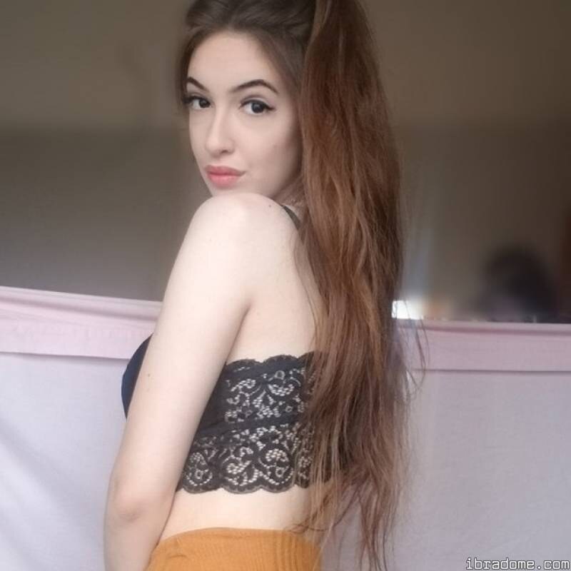 Coral Larsen Photo #110