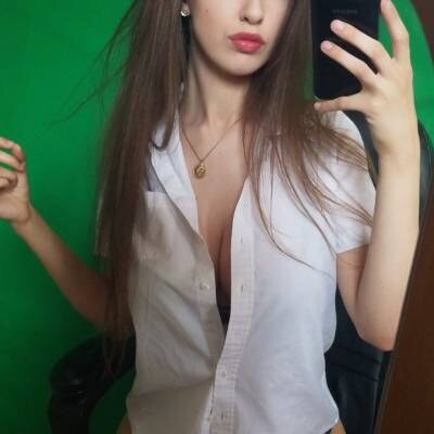 Coral Larsen Photo #17