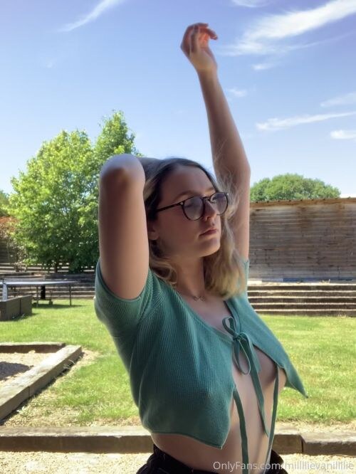 Millie Harris Photo #12