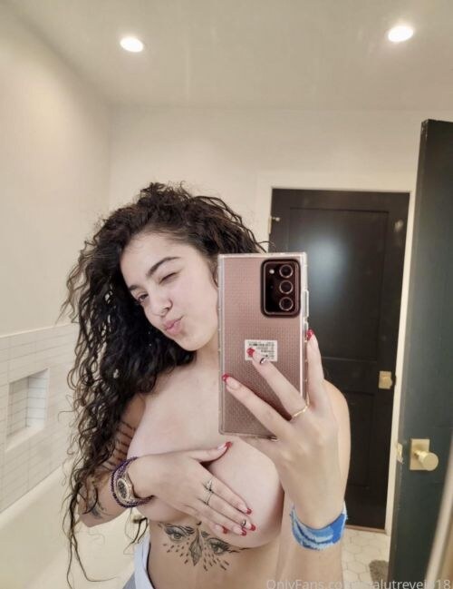 Malu Trevejo Photo #71