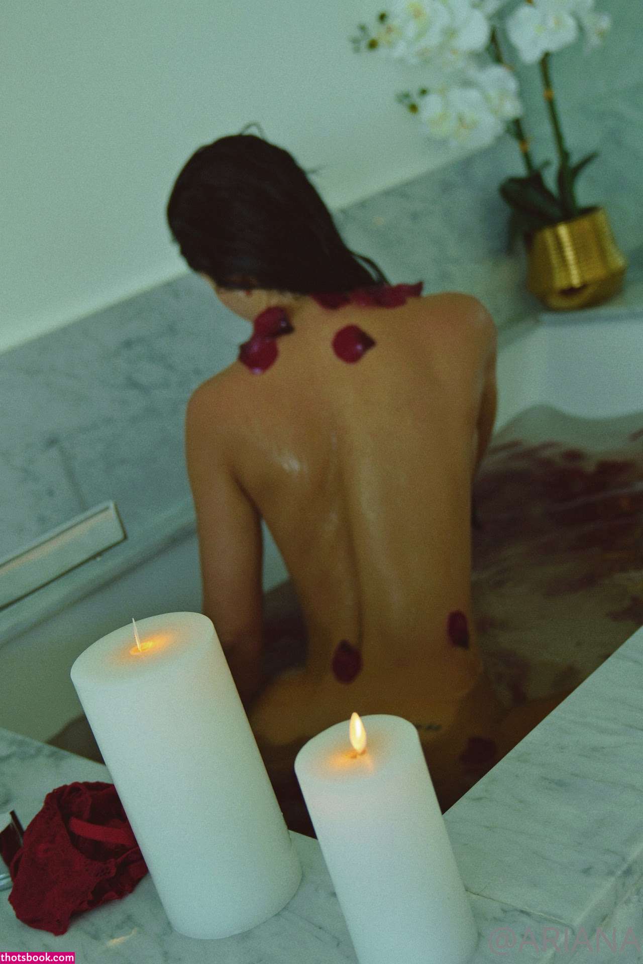 Ariana James Photo #5