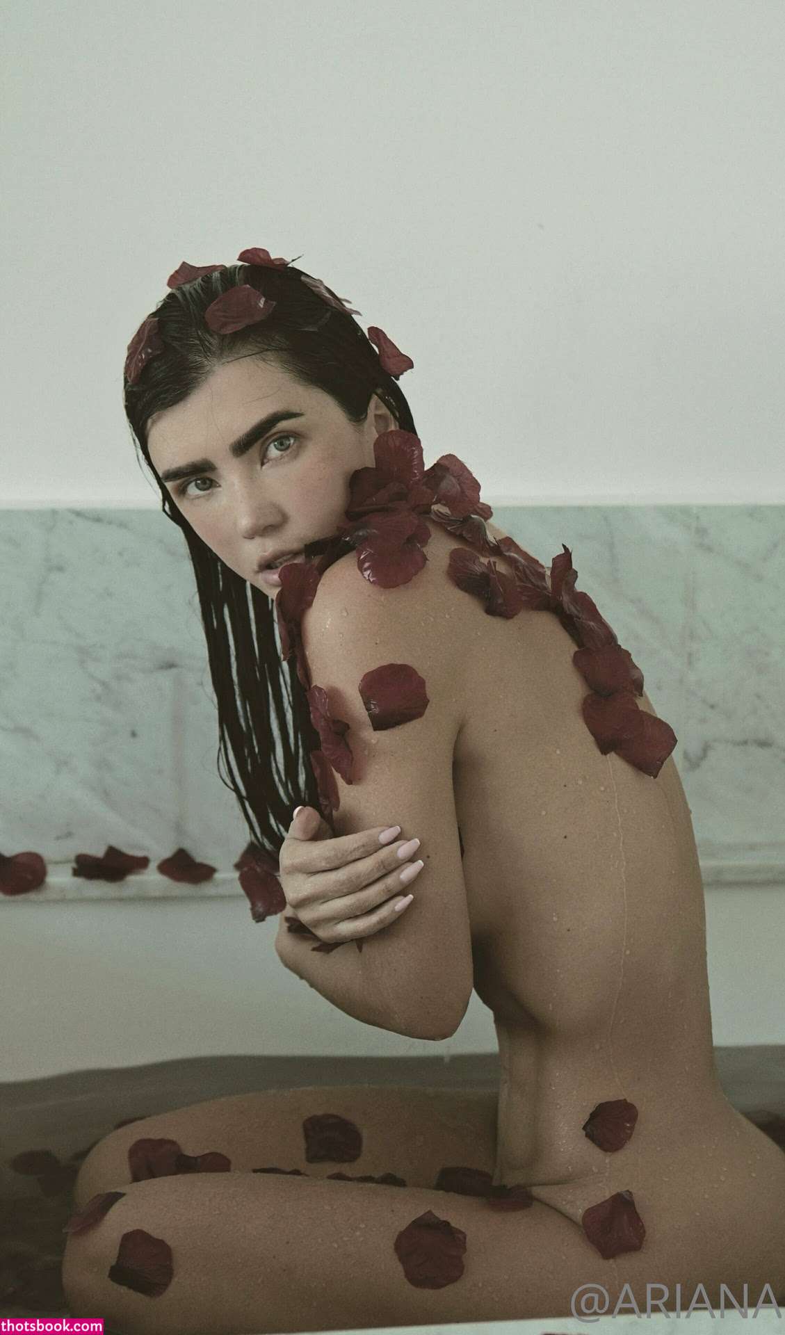 Ariana James Photo #15