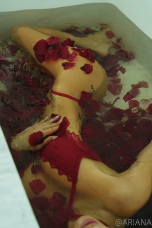 Ariana James Photo #2