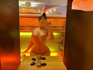 Elliesaplepie Photo #35