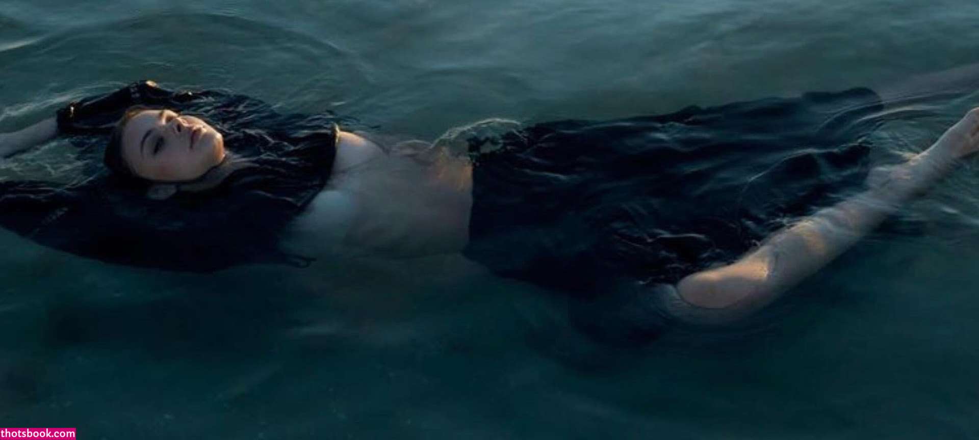 Meika Woollard Photo #11