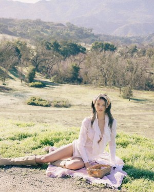 Meika Woollard Photo #27