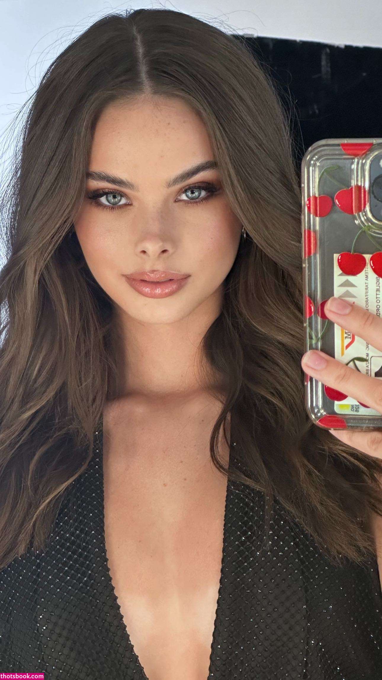 Meika Woollard Photo #45