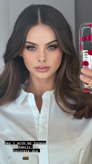 Meika Woollard Photo #43