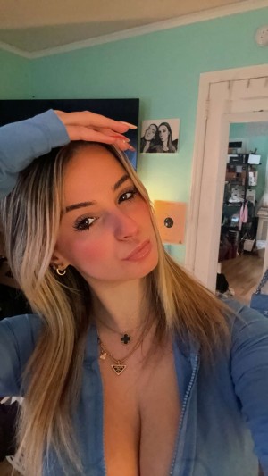 Kaitlyn Krems Photo #12