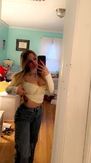 Kaitlyn Krems Photo #45