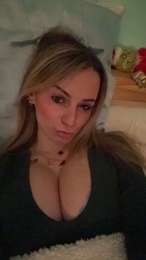 Kaitlyn Krems Photo #61