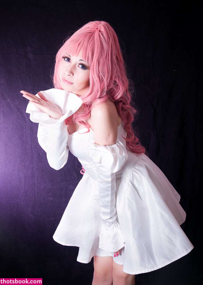 Akemii Blue Photo #10