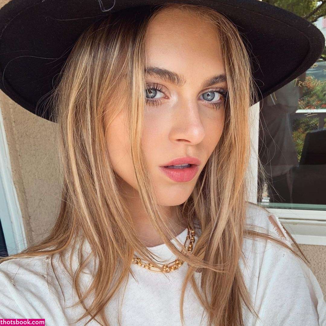 Anne Winters Photo #54