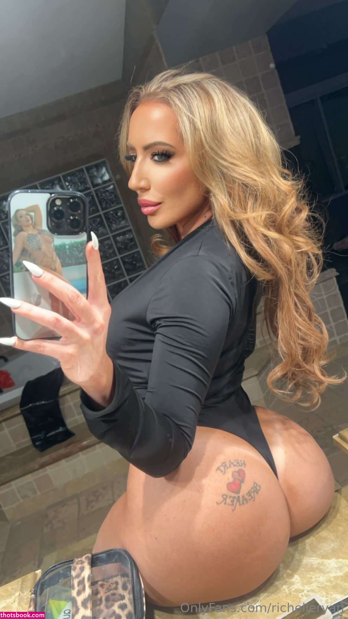 Richelle Ryan Photo #124