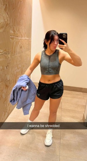 Tabitha Swatosh Photo #16