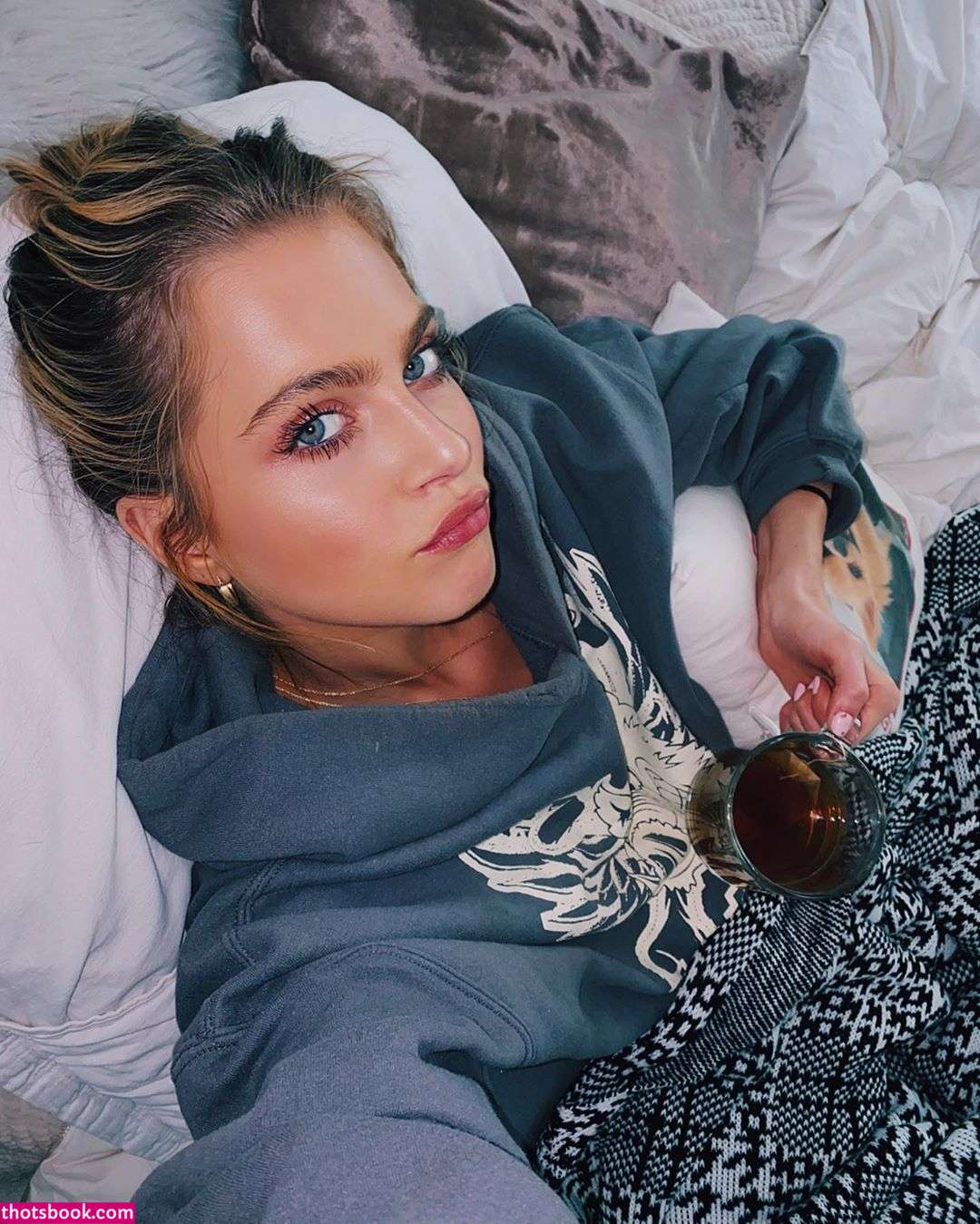 Anne Winters Photo #159