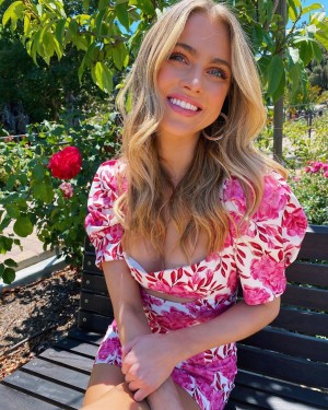 Anne Winters Photo #164