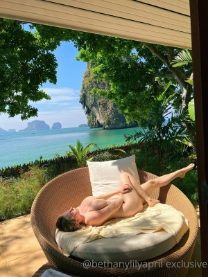 Beth lily Photo #382