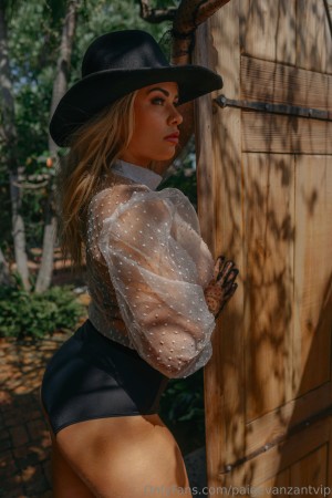 Paige Vanzant Photo #681