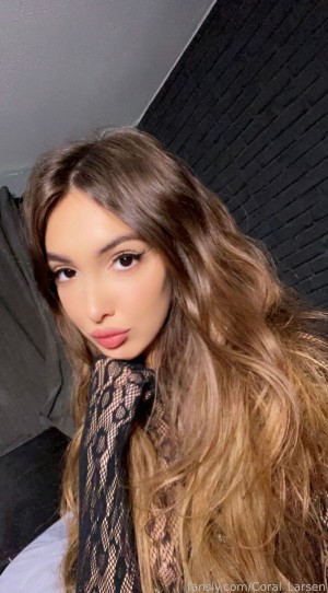 Coral Larsen Photo #208