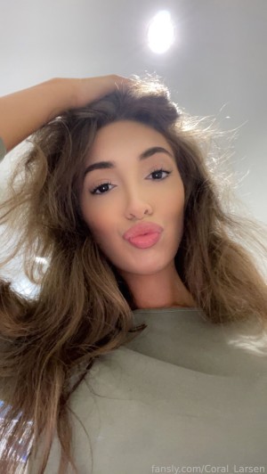 Coral Larsen Photo #235