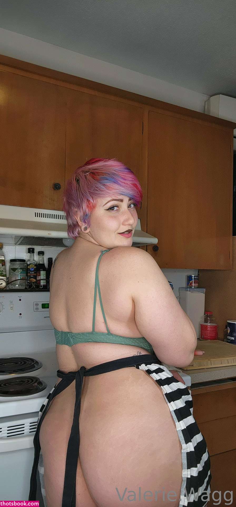 Valerie Wagg Photo #10