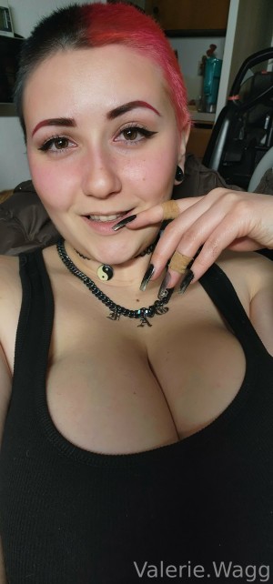 Valerie Wagg Photo #23