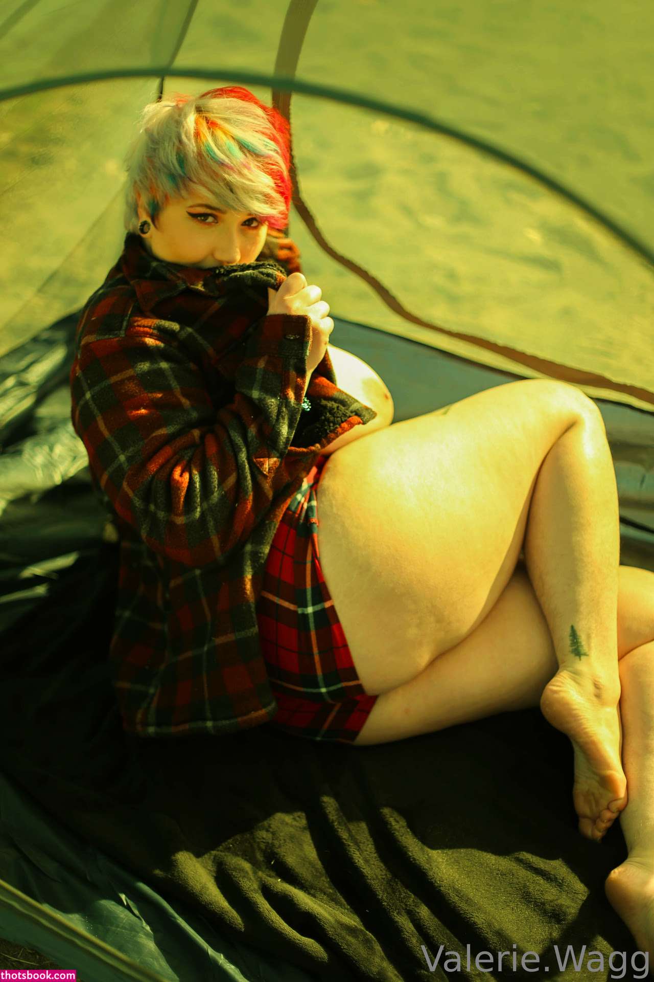 Valerie Wagg Photo #140