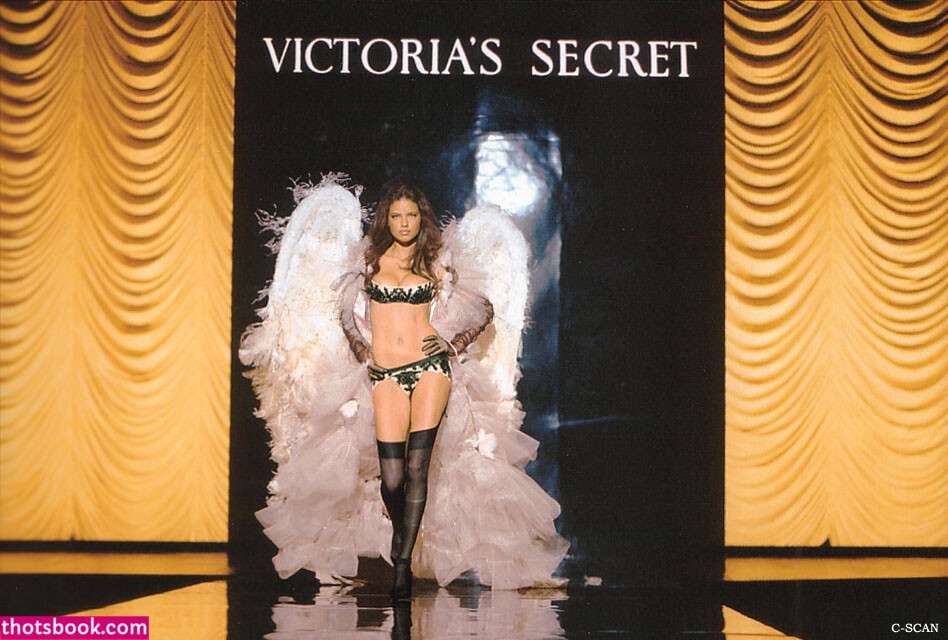 Adriana Lima Photo #97