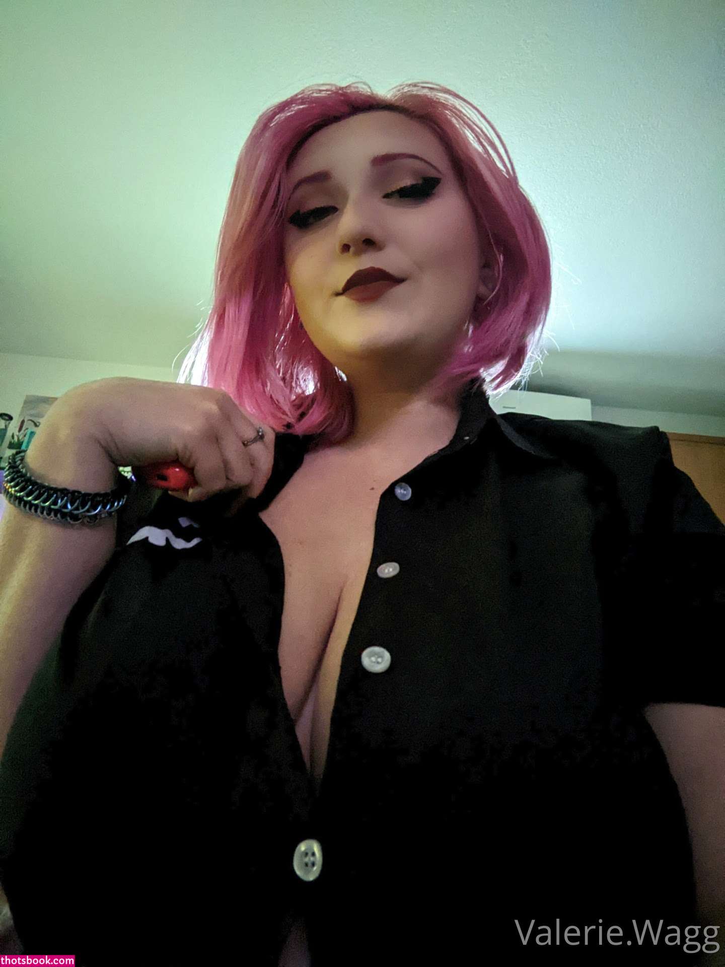 Valerie Wagg Photo #177